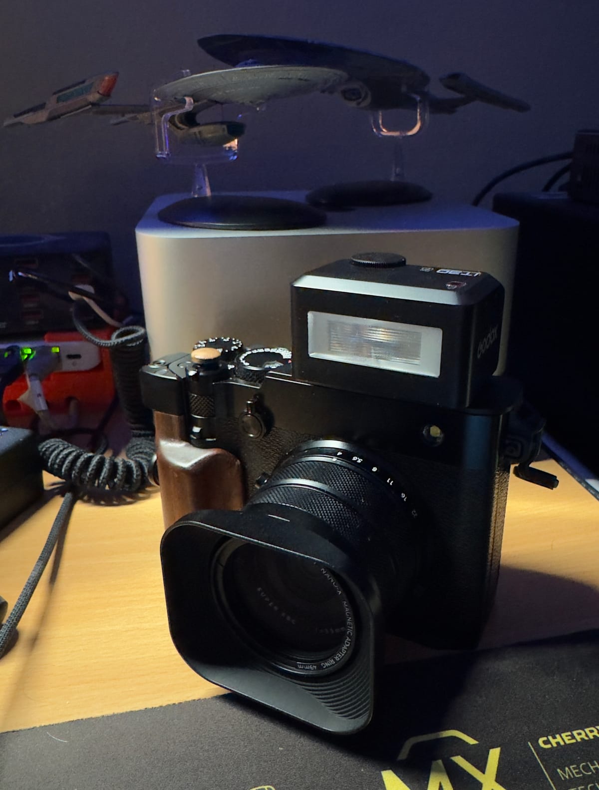 Fuji GFX100RF + Godox iT30Pro Flash